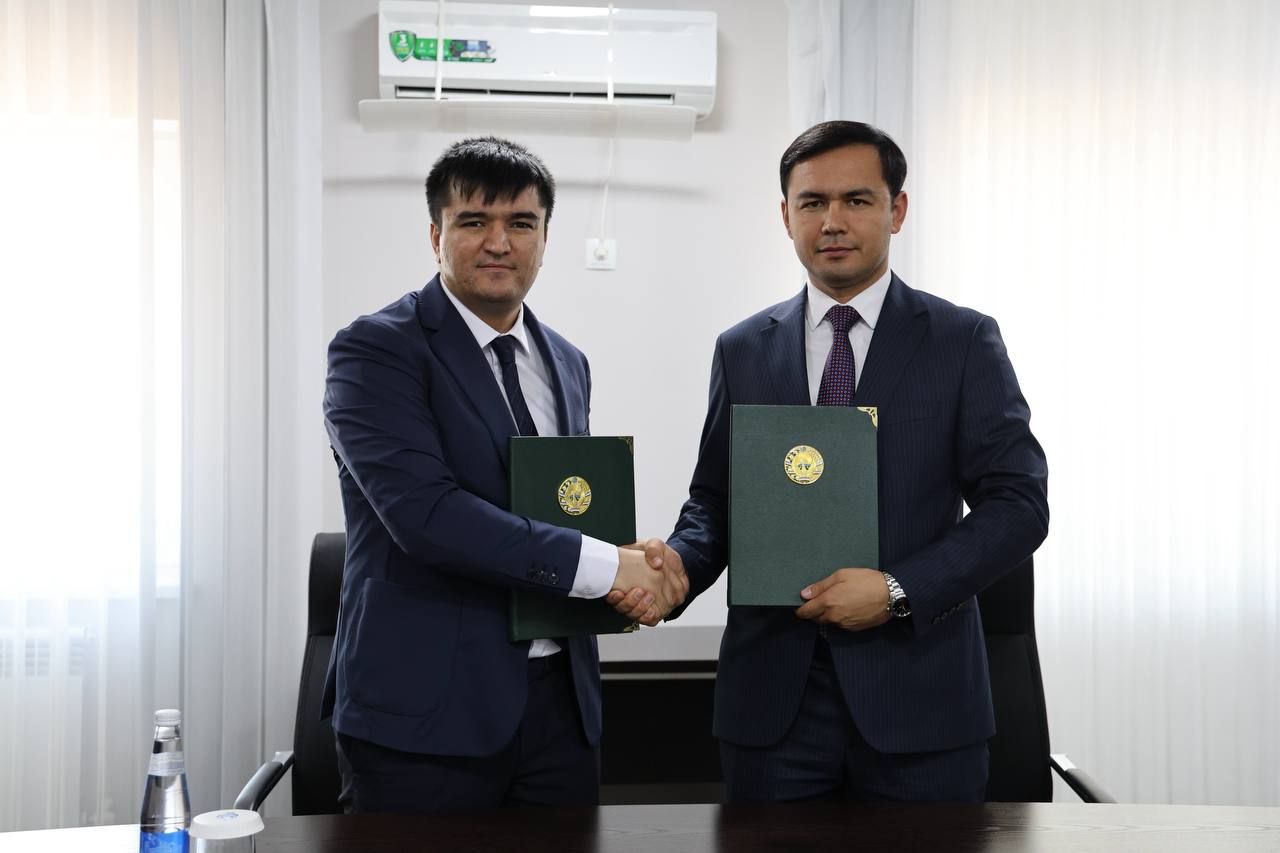 Fiskal tahlillar instituti va Qo‘qon universiteti o‘rtasida hamkorlik memorandumi imzolandi
