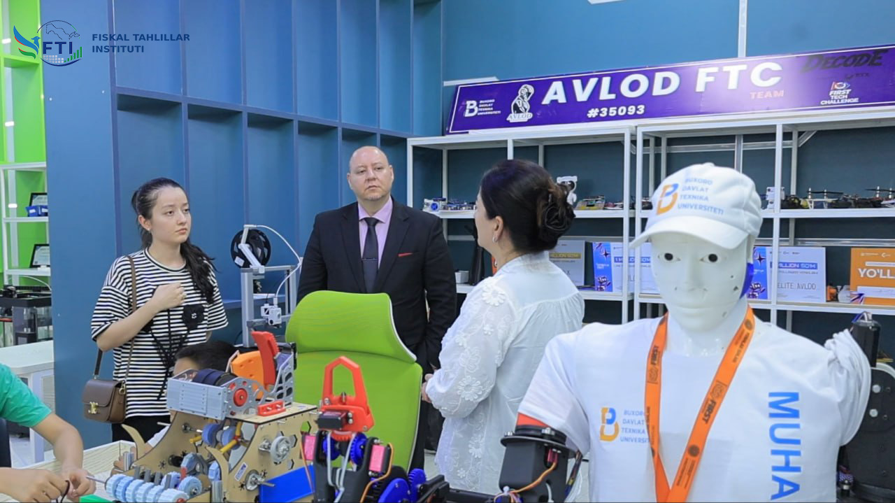 Buxoroda yangi iqtisodiyot, sun’iy intellekt va innovatsion rivojlanish masalalari muhokama qilindi — 3/4